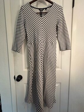 Lands' End V-Neck A-Line Striped Dress in White and Gray